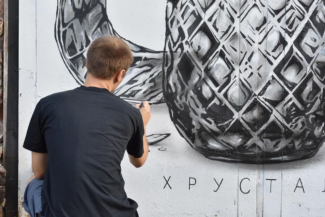 Обновленное «хрустальное» граффити появилось в центре Нижнего Новгорода  - фото 1