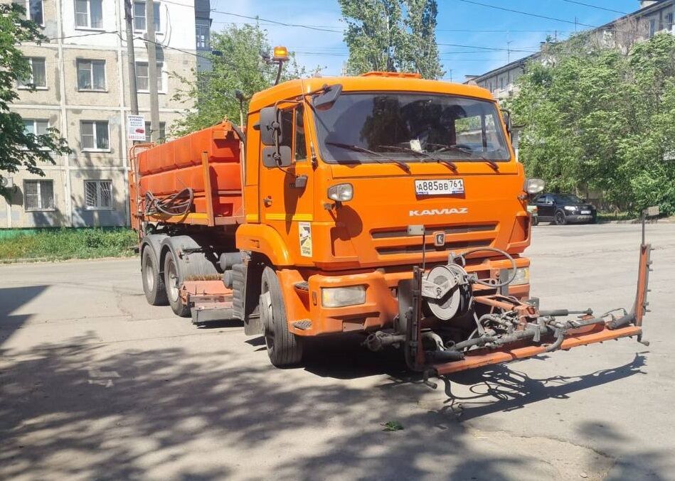 Порыв на водопроводе оставил без воды часть домов в ЗЖМ Ростова - Фото 1