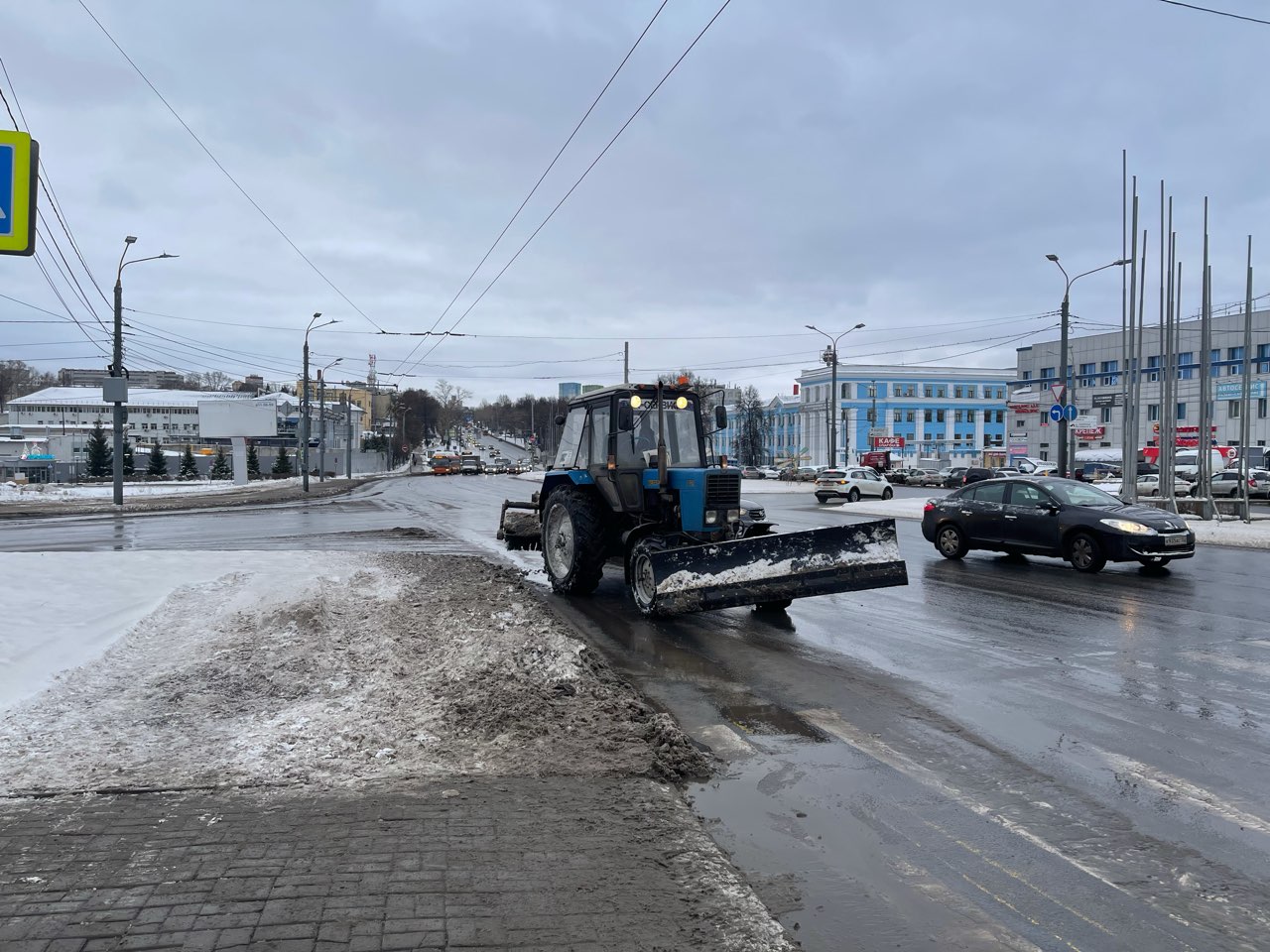 Парк уборочной техники Нижнего Новгорода пополнили ещё 90 машин 