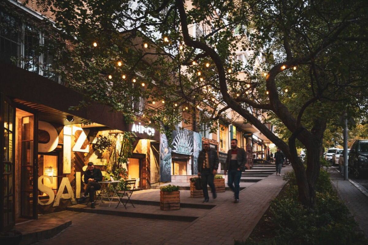 В Ростовской области ввели новые правила для уличной торговли и летних кафе - фото 1