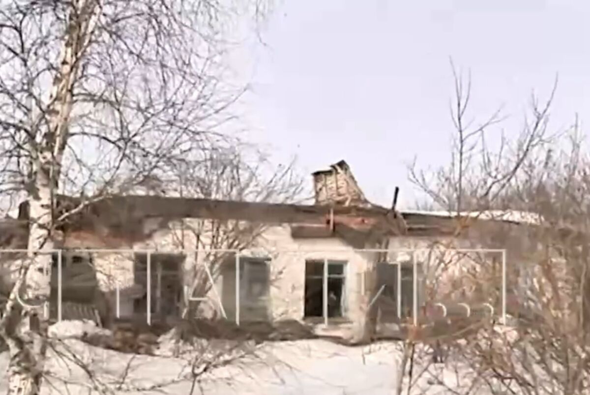 Крыша Дома культуры обрушилась в селе Морозовка Нижегородской области - фото 1