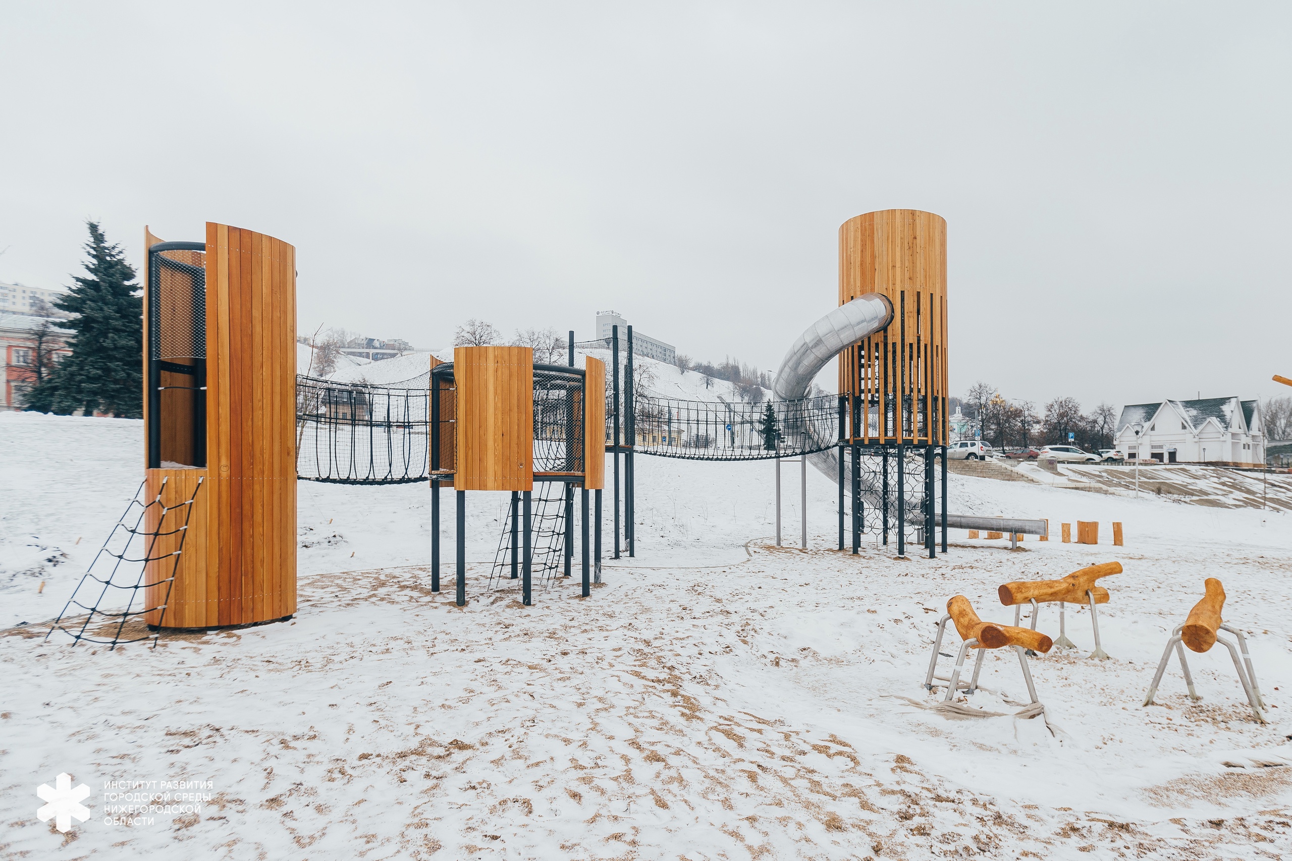Новая детская площадка появилась на Нижне-Волжской набережной в Нижнем Новгороде - фото 1