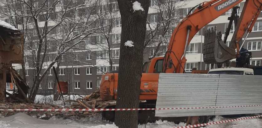 Три аварийных дома сносят у развязки на Циолковского в Нижнем Новгороде - фото 1